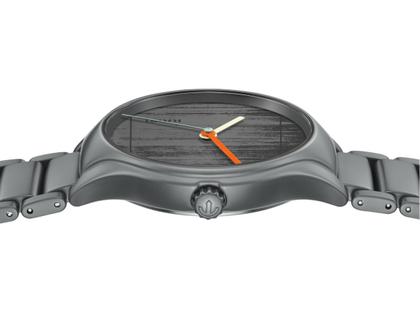 Rado True Round x Les Couleurs Le Corbusier Automatik Keramik 40mm graues Zifferblatt graues Keramikband – Herrenuhren Uhr ohne Datum aus Keramik und Titan. Das Gehäuse ist rund und grau. Das Keramikarmband ist grau. Das Zifferblatt ist ohne Zeichen und grau. – Ansicht 3