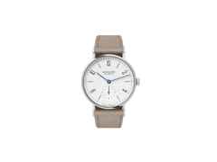 Nomos Glashütte Tangente 33 Handaufzug Edelstahl 33mm weißes Zifferblatt beiges Lederband Stahlboden – Damenuhren Uhr ohne Datum aus Edelstahl und Leder. Das Gehäuse ist rund und silber. Das Lederarmband ist beige. Das Zifferblatt ist arabisch Index und weiß.