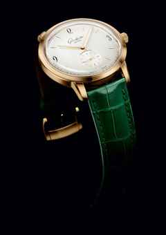 Glashütte Original Sixties Kleine Sekunde Automatik Roségold 42mm silberfarbenes Zifferblatt grünes Lederband – Herrenuhren Uhr ohne Datum aus 750 Rotgold. Das Gehäuse ist rund und roségold. Das Lederarmband Kroko / Alligator ist grün. Das Zifferblatt ist arabisch Index und silber. – Ansicht 4