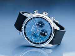 Union Glashütte Belisar Chronograph Speedster Limited Edition 2023 – Herrenuhren Chronograph aus Edelstahl. Das Gehäuse ist rund und silber. Das Edelstahlarmband ist silber. Das Zifferblatt ist arabisch Index und blau. – Ansicht 8