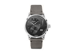 Glashütte Original PanoReserve Handaufzug Edelstahl 40mm graues Zifferblatt graues Textilband – Herrenuhren Uhr mit Datum aus Edelstahl. Das Gehäuse ist rund und silber. Das Metallarmband ist grau. Das Zifferblatt ist ein Index in grau.