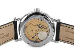 Bruno Söhnle Glashütte Pesaro I Quarz Edelstahl 43mm silbernes Zifferblatt Lederband 17-13073-241 Full Set Occasion – Herrenuhren Uhr mit Datum aus Edelstahl. Das Gehäuse ist rund und silber. Das Lederarmband ist braun. Das Zifferblatt ist ein Index in silber. – Ansicht 2