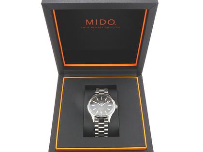 Juwelier Roller Mido Multifort Patrimony Powerwind Automatik Edelstahl 40mm schwarzes Zifferblatt Metallband M40.407.11.061.00 Full Set mit Garantie Occasion – Herrenuhren Uhr mit Datum aus Edelstahl. Das Gehäuse ist rund und silber. Das Edelstahlarmband ist silber. Das Zifferblatt ist ein Index in schwarz. – Ansicht 5