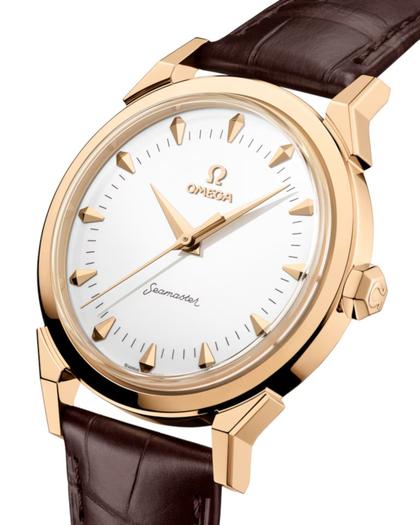 Omega Seamaster Milano Cortina 2026 Automatik Edelstahl 37mm weißes Zifferblatt braunes Lederband – Herrenuhren Uhr ohne Datum aus 750 Gelbgold und Leder. Das Gehäuse ist rund und gelbgold. Das Lederarmband ist braun. Das Zifferblatt ist ein Index in weiß. – Ansicht 2