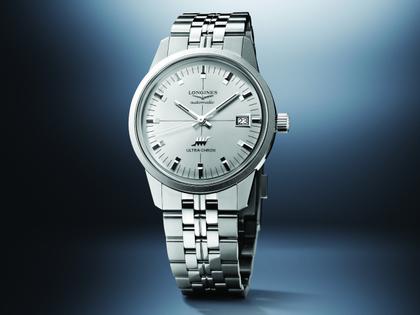 Longines Ultra Chron Classic Automatik Edelstahl 37mm silberfarbenes Zifferblatt Metallband – Herrenuhren Uhr mit Datum aus Edelstahl. Das Gehäuse ist rund und silber. Das Edelstahlarmband ist silber. Das Zifferblatt ist ein Index in silber. – Ansicht 7