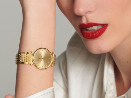 Longines La Grande Classique Quarz Edelstahl Gelbgold-PVD 29mm goldenes Zifferblatt mit Diamanten Metallband – Damenuhren Uhr ohne Datum aus Edelstahl und PVD beschichtet. Das Gehäuse ist rund und roségold. Das vergoldetes Edelstahlarmband ist silber-roségold. Das Zifferblatt ist römisch und schwarz. – Ansicht 5