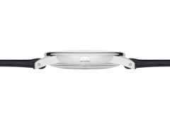 Nomos Glashütte Orion neomatik 39 New Black Automatik Edelstahl 39mm schwarzes Zifferblatt schwarzes Lederband Glasboden – Herrenuhren Uhr ohne Datum aus Edelstahl, Leder und rhodiniert. Das Gehäuse ist rund und silber. Das Lederarmband ist schwarz. Das Zifferblatt ist ein Index in schwarz. – Ansicht 3