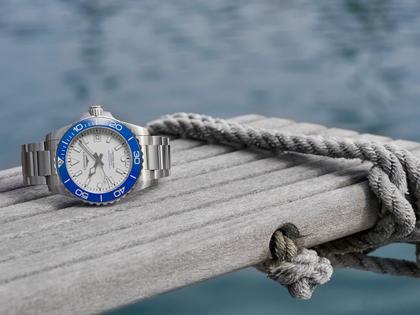 Longines HydroConquest Sylt Edition 2026 Automatik Edelstahl 42mm weißes Zifferblatt Metallband – Herrenuhren Uhr mit Datum aus Edelstahl und Keramik. Das Gehäuse ist rund und silber. Das Edelstahlarmband ist silber. Das Zifferblatt ist ein Index in weiß. – Ansicht 9