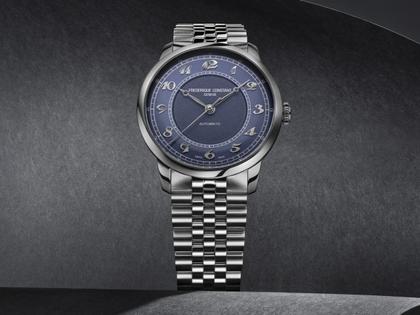 Frederique Constant Classics Premiere Automatik Edelstahl 38,5mm blaues Zifferblatt Metallband – Herrenuhren Uhr ohne Datum aus Edelstahl. Das Gehäuse ist rund und silber. Das Edelstahlarmband ist silber. Das Zifferblatt ist arabisch und blau. – Ansicht 4