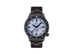 Sinn Spezialuhren U50 S Taucheruhr Automatik U‑Boot‑Stahl 41mm Perlmuttzifferblatt Metallband – Herrenuhren Uhr mit Datum aus Edelstahl und PVD beschichtet. Das Gehäuse ist rund und schwarz. Das Edelstahlarmband ist schwarz. Das Zifferblatt ist ein Index in schwarz.