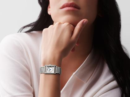 Longines DolceVita   Mini Quarz Edelstahl 22x29mm silbernes Zifferblatt Metallband – Damenuhren Uhr ohne Datum aus Edelstahl. Das Gehäuse ist rechteckig und silber. Das Edelstahlarmband ist silber. Das Zifferblatt ist römisch und weiß. – Ansicht 5