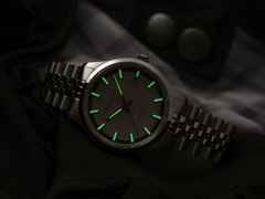Bruno Söhnle Glashütte Turin Automatik Edelstahl 39,5mm hellgraues Zifferblatt Metallband – Herrenuhren Uhr mit Datum aus Edelstahl. Das Gehäuse ist rund und silber. Das Edelstahlarmband ist silber. Das Zifferblatt ist ein Index in grau. – Ansicht 5