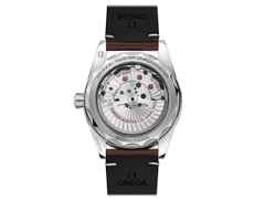 Omega Seamaster 300 Automatik Edelstahl 41mm schwarzes Zifferblatt braunes Lederband – Herrenuhren Uhr ohne Datum aus Aluminium und Edelstahl. Das Gehäuse ist rund und silber. Das Lederarmband ist braun. Das Zifferblatt ist arabisch Index und schwarz. – Ansicht 2