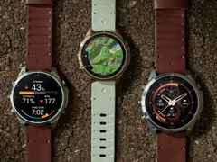 Garmin Fenix 9 Pro inReach Titan 51mm digitales Display braunes Lederband – Herrenuhren Uhr Multifunktion aus Leder und Titan. Das Gehäuse ist rund und grau. Das Lederarmband ist braun. Das Zifferblatt ist digital und schwarz. – Ansicht 7