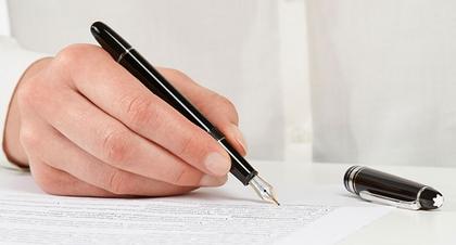 Montblanc Meisterstück Classique  Füllfederhalter Edelharz platinumbeschichtet – Schreibgeräte Füllfederhalter aus 585 Gelbgold/Weißgold, Edelharz und und . – Ansicht 4