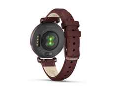 Garmin Lily 2 Smartwatch Aluminium eloxiert 35mm dunkelbronzefarbenes Display bordeauxfarbenes Lederband – Damenuhren Uhr Multifunktion aus eloxiertes Aluminium, Kunststoff und Leder. Das Gehäuse ist rund und rot. Das Lederarmband ist rot. Das Zifferblatt ist digital und rot. – Ansicht 6