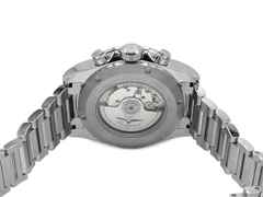 Longines Conquest Chronograph Automatik Edelstahl 42mm weiß-grünes Zifferblatt Metallband L38354026 Full Set mit Garantie Occasion – Herrenuhren Herren Chronograph aus Edelstahl und Keramik. Das Gehäuse ist rund und silber. Das Edelstahlarmband ist silber. Das Zifferblatt ist arabisch Index und weiß. – Ansicht 2