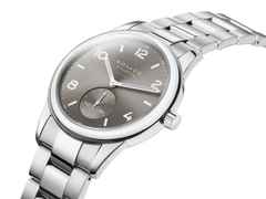 Nomos Glashütte Club Sport neomatik 39 Smoke Automatik Edelstahl graues Zifferblatt Metallband Glasboden – Herrenuhren Uhr ohne Datum aus Edelstahl. Das Gehäuse ist rund und silber. Das Edelstahlarmband ist silber. Das Zifferblatt ist arabisch Index und grau. – Ansicht 2