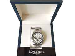 Longines Conquest Chronograph Automatik Edelstahl 42mm weiß-grünes Zifferblatt Metallband L38354026 Full Set mit Garantie Occasion – Herrenuhren Herren Chronograph aus Edelstahl und Keramik. Das Gehäuse ist rund und silber. Das Edelstahlarmband ist silber. Das Zifferblatt ist arabisch Index und weiß. – Ansicht 3