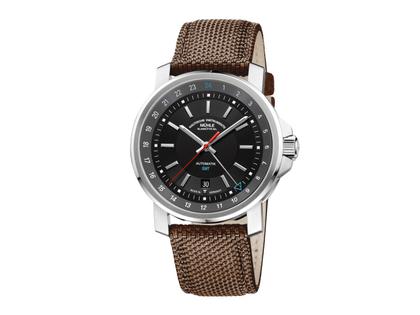 Mühle Glashütte 29er Big GMT Automatik Edelstahl 42mm schwarzes Zifferblatt braunes Textilband – Herrenuhren Uhr mit Datum aus Edelstahl. Das Gehäuse ist rund und silber. Das Textilarmband ist braun. Das Zifferblatt ist ein Index in schwarz.