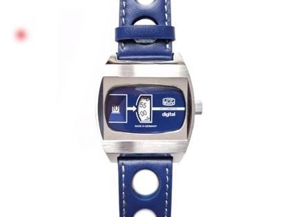 UMF Ruhla Scheibenuhr Automatik mit springender Stunde Edelstahl 41mm blaues Zifferblatt blaues Lederband limitiert – Herrenuhren Uhr ohne Datum aus Edelstahl, Keramik und Leder. Das Gehäuse ist tonneauform und silber. Das Lederarmband ist blau. Das Zifferblatt ist digital und blau. – Ansicht 5