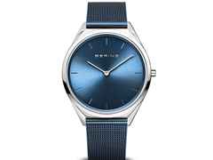 Bering 17039 Edelstahl Herrenuhr blaues Zifferblatt blaues Edelstahlband – Herrenuhren Uhr ohne Datum aus Edelstahl. Das Gehäuse ist rund und silber. Das Edelstahlarmband ist blau. Das Zifferblatt ist ein Index in blau.