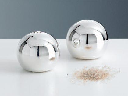 Sonja Quandt Salz und Pfefferstreuer Kugel – Silberwaren Weitere Silberwaren aus 925 Silber.