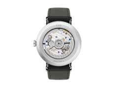 Nomos Glashütte Tangente 39 neomatik Platingrau Automatik 39mm silberfarbenes Zifferblatt schwarzes Lederband Stahlboden – Herrenuhren Uhr ohne Datum aus Edelstahl. Das Gehäuse ist rund und silber. Das Lederarmband ist schwarz. Das Zifferblatt ist arabisch Index und grau. – Ansicht 2