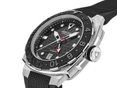 Alpina Seastrong Diver Extreme Automatic GMT Edelstahl 39mm schwarzes Zifferblatt schwarzes Kautschukband – Herrenuhren Uhr mit Datum aus Edelstahl und Kautschuk. Das Gehäuse ist rund und silber. Das Kautschuk / Kunststoff / Silikon Armband ist schwarz. Das Zifferblatt ist ein Index in schwarz. – Ansicht 2