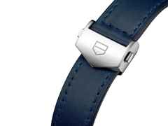 TAG Heuer Carrera Chronograph Tourbillon Automatik Edelstahl 42mm blaues Zifferblatt blaues Lederband – Herrenuhren Chronograph aus Edelstahl und Leder. Das Gehäuse ist rund und silber. Das Lederarmband ist blau. Das Zifferblatt ist ein Index in blau. – Ansicht 7