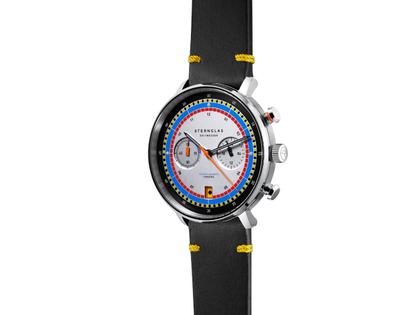 Sternglas Hamburg Chrono Quarz Edelstahl 42mm mehrfarbiges Zifferblatt schwarzes Lederband – Herrenuhren Chronograph aus Edelstahl, Leder und PVD beschichtet. Das Gehäuse ist rund und silber. Das Lederarmband ist schwarz. Das Zifferblatt ist arabisch Index und mehrfarbig. – Ansicht 2