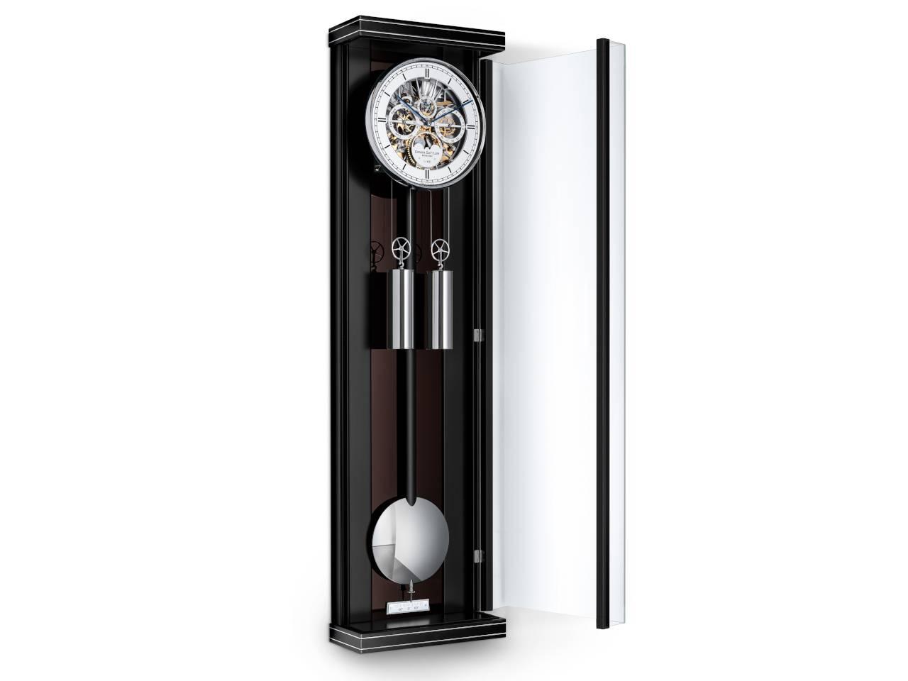 Erwin Sattler Seilzug Regulator Wanduhr Aperia III Limited Edition – Großuhren Wanduhr aus Holz. Das Gehäuse ist rechteckig und schwarz. Das Zifferblatt ist ein Index in weiß. – Ansicht 3