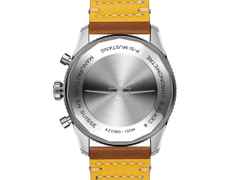 Breitling Classic Avi Chronograph 42 P-51 Mustang Automatik Edelstahl schwarzes Zifferblatt braunes Lederband – Herrenuhren Chronograph aus Edelstahl. Das Gehäuse ist rund und silber. Das Lederarmband ist braun. Das Zifferblatt ist arabisch Index und schwarz. – Ansicht 2
