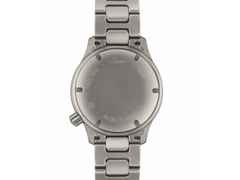 Sinn Spezialuhren T50 Taucheruhr Automatik Titan 41mm schwarzes Zifferblatt schwarz Silikonband – Herrenuhren Uhr mit Datum aus Kautschuk und Titan. Das Gehäuse ist rund und grau. Das Kautschuk / Kunststoff / Silikon Armband ist schwarz. Das Zifferblatt ist ein Index in schwarz. – Ansicht 2