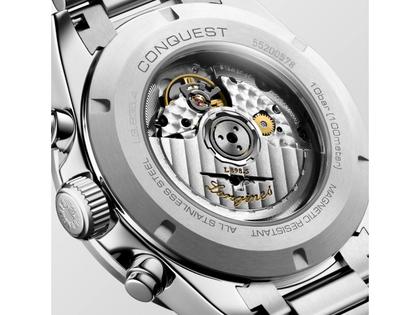 Longines Conquest Chronograph Automatik Edelstahl 42mm weiß-grünes Zifferblatt Metallband – Herrenuhren Chronograph aus Edelstahl und Keramik. Das Gehäuse ist rund und silber. Das Edelstahlarmband ist silber. Das Zifferblatt ist ein Index in silber. – Ansicht 4