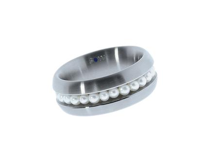 Schmuckwerk Rassel Edelstahl: Damenring – Ringe Ring mit Besatz aus Edelstahl.