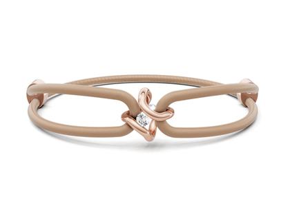 Niessing Spannring Ära Armband Leder beige Supla Grenadine mit Brillanten 0,200ct – Armschmuck Armband in roségold und aus 750 Weißgold.