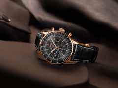 Breitling Navitimer B01 Chronograph 43 Rotgold anthrazitfarbenes Zifferblatt schwarzes Lederband Germany Gold Edition – Herrenuhren Chronograph aus 750 Rotgold. Das Gehäuse ist rund und roségold. Das Lederarmband Kroko / Alligator ist schwarz. Das Zifferblatt ist ein Index in grau. – Ansicht 3