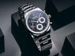 Union Glashütte Belisar Chronograph Automatik Edelstahl 40mm schwarzes Zifferblatt Metallband – Herrenuhren Chronograph aus Edelstahl. Das Gehäuse ist rund und silber. Das Edelstahlarmband ist silber. Das Zifferblatt ist arabisch Index und schwarz. – Ansicht 4