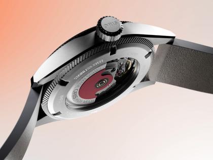 Oris ProPilot Date Automatik Edelstahl 41mm schwarzes Zifferblatt schwarzes Lederband – Herrenuhren Uhr mit Datum aus Edelstahl und Leder. Das Gehäuse ist rund und silber. Das Lederarmband ist schwarz. Das Zifferblatt ist arabisch und schwarz. – Ansicht 9