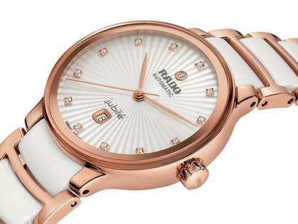 Rado Centrix Diamonds Automatik Edelstahl Roségold-PVD 30,5mm weißes Zifferblatt mit Brillanten Metallband – Damenuhren Uhr mit Datum aus Edelstahl, Keramik und PVD beschichtet. Das Gehäuse ist rund und roségold. Das Keramikarmband ist weiß. Das Zifferblatt ist ein Index in weiß. – Ansicht 2