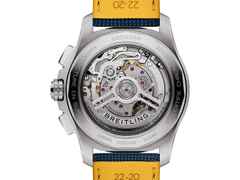 Breitling Avenger B01 Chronograph 42 Automatik Edelstahl 42mm blaues Zifferblatt blaues Lederband – Herrenuhren Chronograph aus Edelstahl und Leder. Das Gehäuse ist rund und silber. Das Lederarmband ist blau. Das Zifferblatt ist ein Index in blau. – Ansicht 3