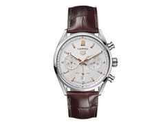 TAG Heuer Carrera Chronograph Automatik Edelstahl 42mm silbernes Zifferblatt braunes Lederband – Herrenuhren Chronograph aus Edelstahl und Keramik. Das Gehäuse ist rund und silber. Das Lederarmband Kroko / Alligator ist braun. Das Zifferblatt ist ein Index in silber.