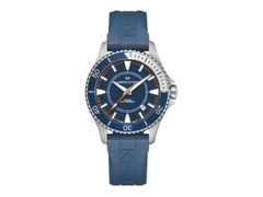 Hamilton Khaki Navy x Syroco Special Edition Automatik Edelstahl 40mm blaues Zifferblatt blaues Kautschukband – Herrenuhren Uhr mit Datum aus Edelstahl und Kautschuk. Das Gehäuse ist rund und silber. Das Kautschuk / Kunststoff / Silikon Armband ist blau. Das Zifferblatt ist ein Index in blau.