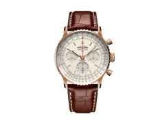 Breitling Navitimer B01 Chronograph 41 Rotgold silbernes Zifferblatt braunes Lederband – Herrenuhren Chronograph aus 750 Rotgold. Das Gehäuse ist rund und roségold. Das Lederarmband Kroko / Alligator ist braun. Das Zifferblatt ist ein Index in silber.