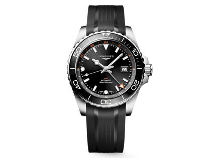 Longines HydroConquest GMT Automatik Edelstahl 43mm schwarzes Zifferblatt schwarzes Kautschukband – Herrenuhren Uhr mit Datum aus Edelstahl, Kautschuk und Keramik. Das Gehäuse ist rund und silber. Das Kautschuk / Kunststoff / Silikon Armband ist schwarz. Das Zifferblatt ist arabisch Index und schwarz.