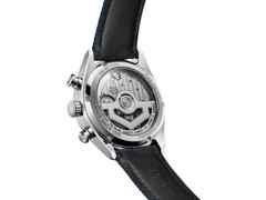 TAG Heuer Carrera Chronograph Skipper Automatik Edelstahl 39mm blaues Zifferblatt blaues Textilband – Herrenuhren Chronograph aus Edelstahl und Leder. Das Gehäuse ist rund und silber. Das Textilarmband ist blau. Das Zifferblatt ist ein Index in blau. – Ansicht 2