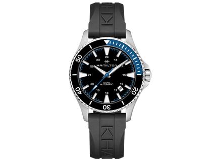 Hamilton Khaki Navy Scuba Automatic Edelstahl schwarz Kautschukband – Herrenuhren Uhr mit Datum aus Edelstahl. Das Gehäuse ist rund und silber. Das Kautschuk / Kunststoff / Silikon Armband ist schwarz. Das Zifferblatt ist ein Index in schwarz.