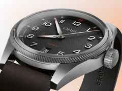 Oris ProPilot Date Automatik Edelstahl 41mm schwarzes Zifferblatt schwarzes Lederband – Herrenuhren Uhr mit Datum aus Edelstahl und Leder. Das Gehäuse ist rund und silber. Das Lederarmband ist schwarz. Das Zifferblatt ist arabisch und schwarz. – Ansicht 6
