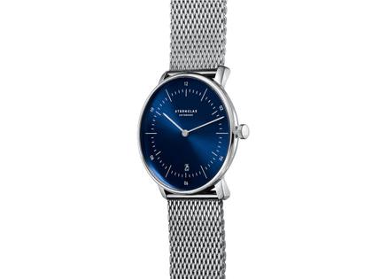 Sternglas Naos Quarz Edelstahl 38mm blaues Zifferblatt Edelstahlband – Herrenuhren Uhr mit Datum aus Edelstahl. Das Gehäuse ist rund und silber. Das Edelstahlarmband ist silber. Das Zifferblatt ist ein Index in blau. – Ansicht 2
